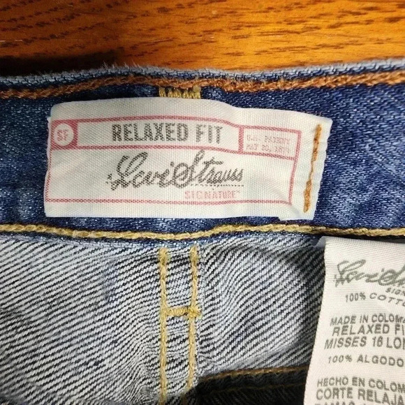 Levis Strauss 100% Cotton Blue Jeans Relaxed Fit Misses 16 Long - Picture 3 of 7